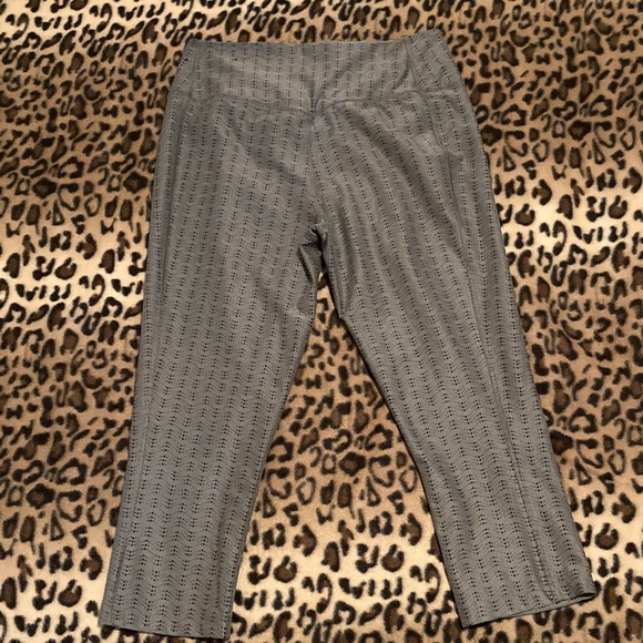 NIKE Pants Nike DRI FIT ATHLETIC Pants NIKE YOGA CAPRIS Women’s Size Medium - Picture 7 of 12